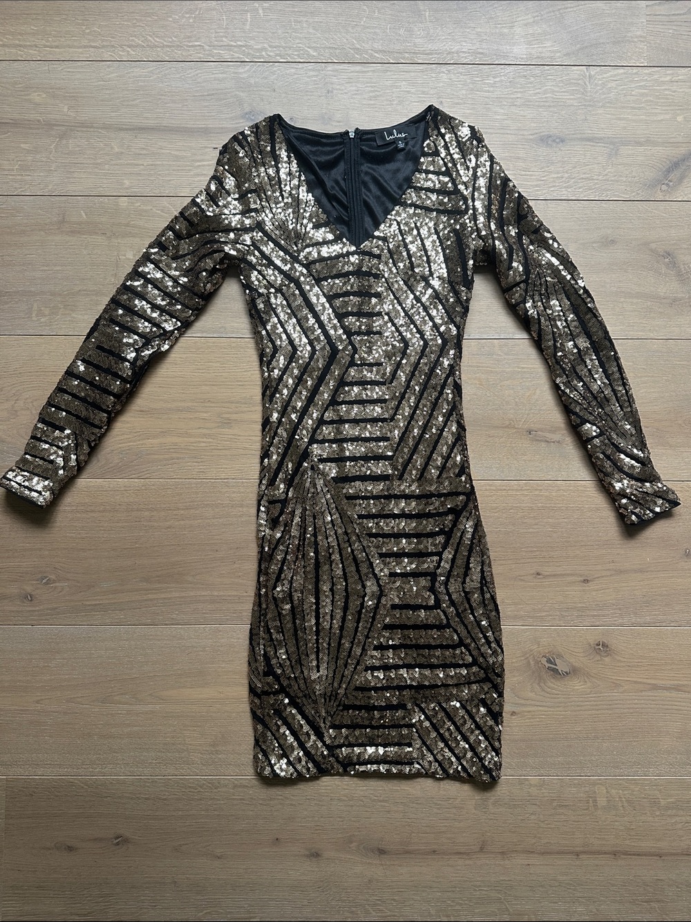 Lulu's Black & Gold Sequin Long-Sleeve V-Neck Bodycon Dress
